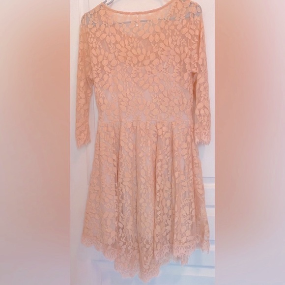Free People Free People Pink Sand Leaf Motif Lace Dress w Dipped Scalloped Hem - Picture 7 of 9